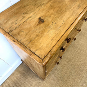 A 19th Century English Pine Chest of Drawers/Dresser with Tulip Feet