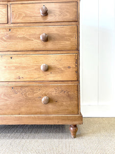 A 19th Century English Chest of Drawers/Dresser