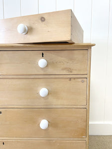 A 19th Century English Chest of Drawers/Dresser