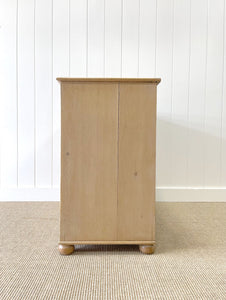 A 19th Century English Chest of Drawers/Dresser