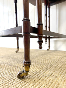 An Antique Regency Mahogany Spider Leg Table