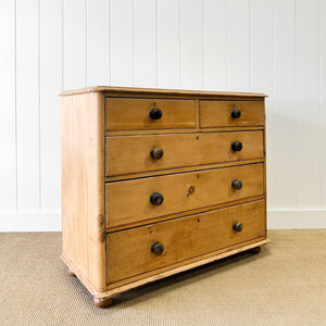 A 19th Century English Chest of Drawers/Dresser