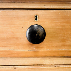 A 19th Century English Chest of Drawers/Dresser