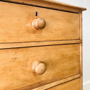 A 19th Century English Chest of Drawers/Dresser