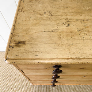 A 19th Century English Pine Chest of Drawers/Dresser with Tulip Feet