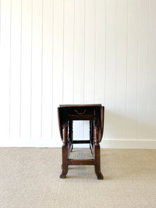 A Very Good Antique English Country Oak Drop Leaf Gate Leg Table