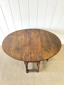 A Very Good Antique English Country Oak Drop Leaf Gate Leg Table