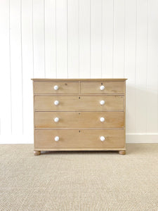 A 19th Century English Chest of Drawers/Dresser