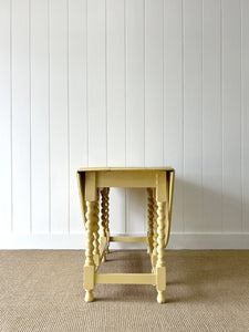 A Sunny Yellow Antique English Oak Country Drop Leaf Gate Leg Table