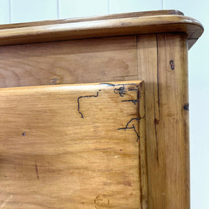 A Good 19th Century English Pine Chest of Drawers/Dresser with Tulip Feet