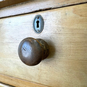 A 19th Century English Pine Chest of Drawers/Dresser with Tulip Feet