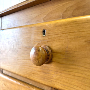 A Good 19th Century English Pine Chest of Drawers/Dresser with Tulip Feet