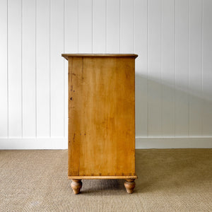 A 19th Century English Chest of Drawers/Dresser