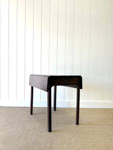 An English Country Oak 18thC Drop Leaf Table