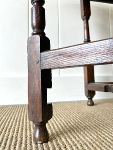 A Very Good Antique English Country Oak Drop Leaf Gate Leg Table