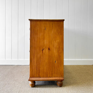 A 19th Century English Pine Chest of Drawers/Dresser with Tulip Feet