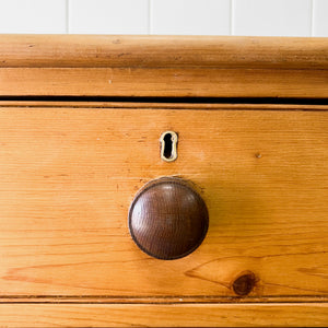 A 19th Century English Pine Chest of Drawers/Dresser with Tulip Feet