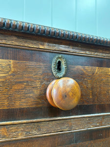 An English Georgian Oak Chest of Drawers c1800