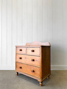 An Antique English Pine Chest of Drawers/Dresser c1890