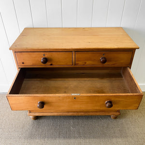 A 19th Century English Pine Chest of Drawers/Dresser with Tulip Feet