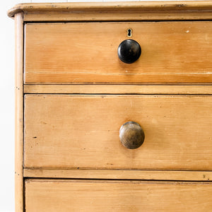 A 19th Century English Chest of Drawers/Dresser