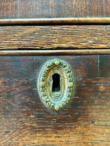 An English Georgian Oak Chest of Drawers c1800