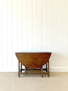 A Very Good Antique English Country Oak Drop Leaf Gate Leg Table