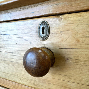 A 19th Century English Pine Chest of Drawers/Dresser with Tulip Feet