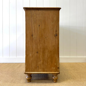 A 19th Century English Pine Chest of Drawers/Dresser with Tulip Feet