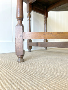 A Very Good Antique English Country Oak Drop Leaf Gate Leg Table