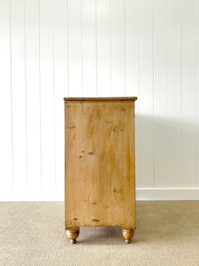 A 19th Century English Chest of Drawers/Dresser