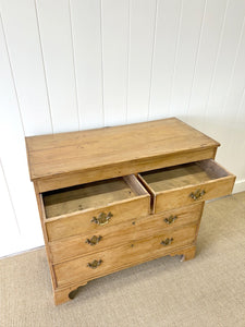 A Georgian English Pine Chest of Drawers Dresser c1810