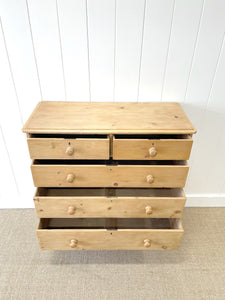 A 19th Century English Chest of Drawers/Dresser