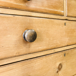 A 19th Century English Chest of Drawers/Dresser