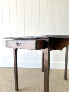 An English Country Oak 18thC Drop Leaf Table