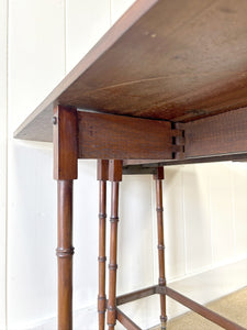 An Antique Regency Mahogany Spider Leg Table