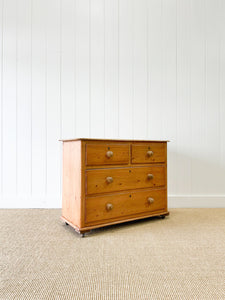 An Antique English Pine Chest of Drawers/Dresser c1890