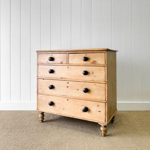 A 19th Century English Pine Chest of Drawers/Dresser with Tulip Feet