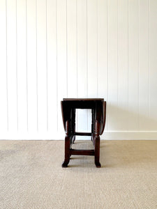 A Very Good Antique English Country Oak Drop Leaf Gate Leg Table