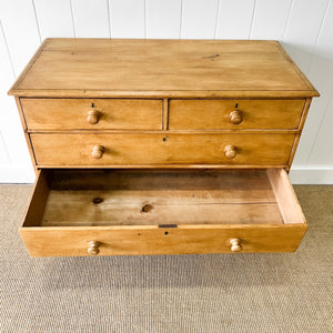 A 19th Century English Chest of Drawers/Dresser