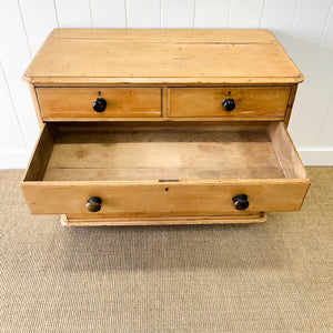 A 19th Century English Chest of Drawers/Dresser