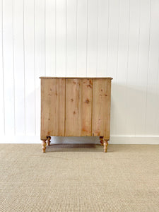 A 19th Century English Chest of Drawers/Dresser