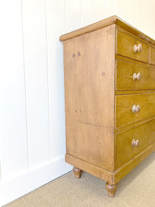 A 19th Century English Chest of Drawers/Dresser