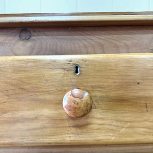 A Good 19th Century English Pine Chest of Drawers/Dresser with Tulip Feet