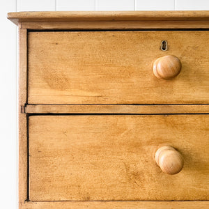 A 19th Century English Chest of Drawers/Dresser