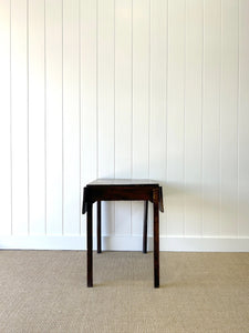 An English Country Oak 18thC Drop Leaf Table