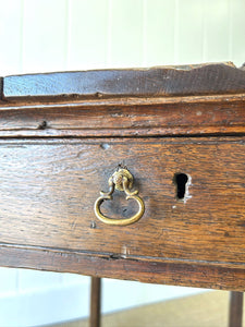 An English Country Oak 18thC Drop Leaf Table