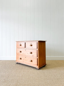 An Antique English Pine Chest of Drawers/Dresser c1890