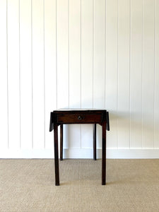 An English Country Oak 18thC Drop Leaf Table