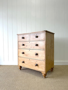 A 19th Century English Chest of Drawers/Dresser